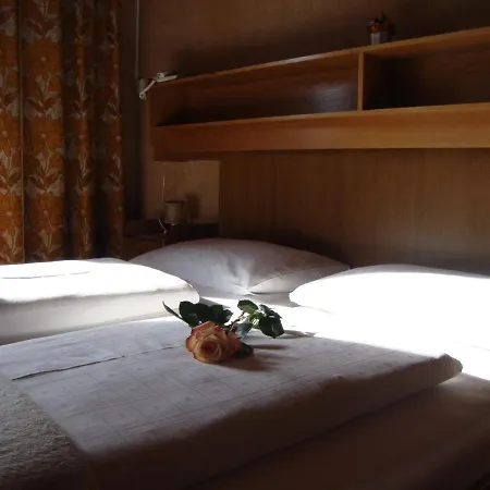 Kroenhof Guest house